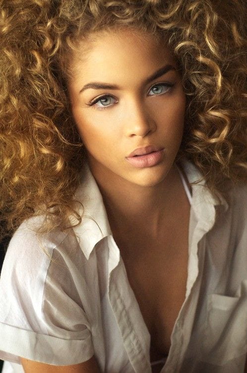 20 Amazing Pictures Of Black People With Blue Eyes