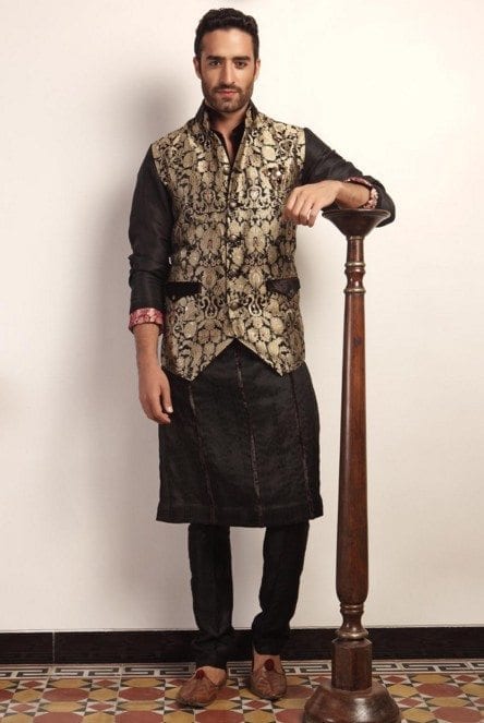 Engagement Outfits for Indian Men-20 Latest Ideas what to 