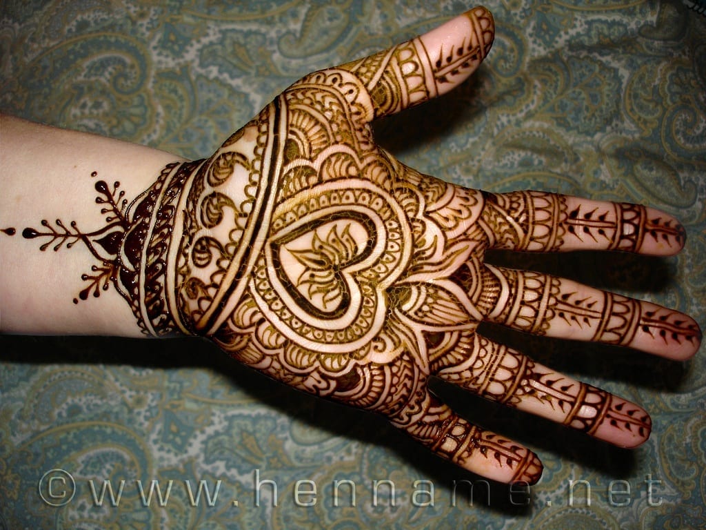 Heart Shaped Mehndi Designs. 20 Simple Henna Heart Designs