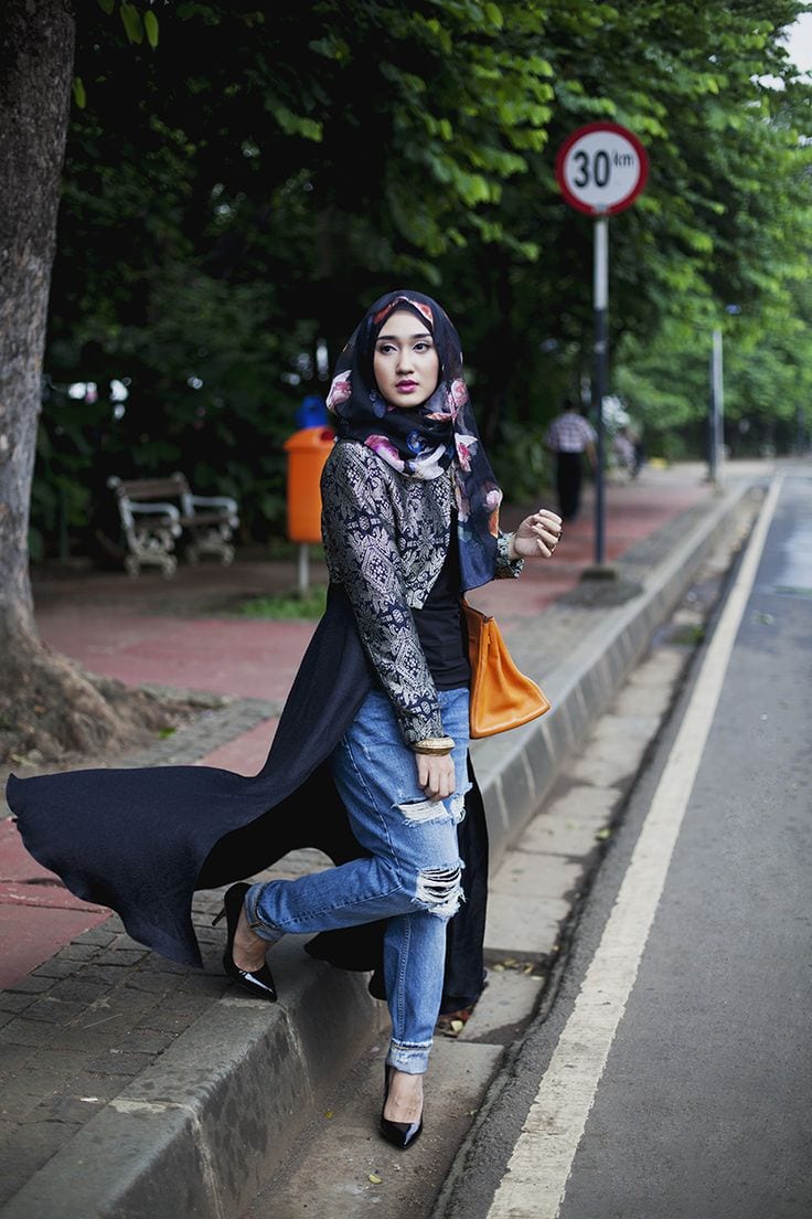 25 Western Outfits to Wear with Hijab for Gorgeous Look 25 Western Outfits to Wear with Hijab for Gorgeous Look