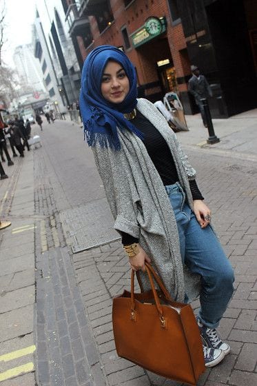 25 Western Outfits to Wear with Hijab for Gorgeous Look