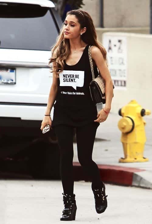 32 Cutest Ariana Grande's Outfits That Every Girl will Love