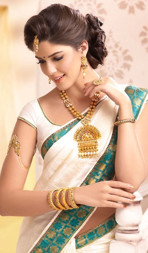 Hairstyles for Saree -20 Cute Hairstyles to Wear with Saree