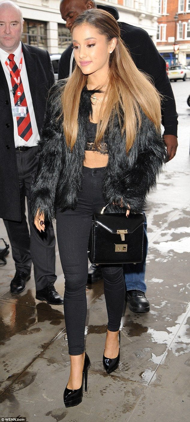 Stylish Ariana Grande outfits (9)