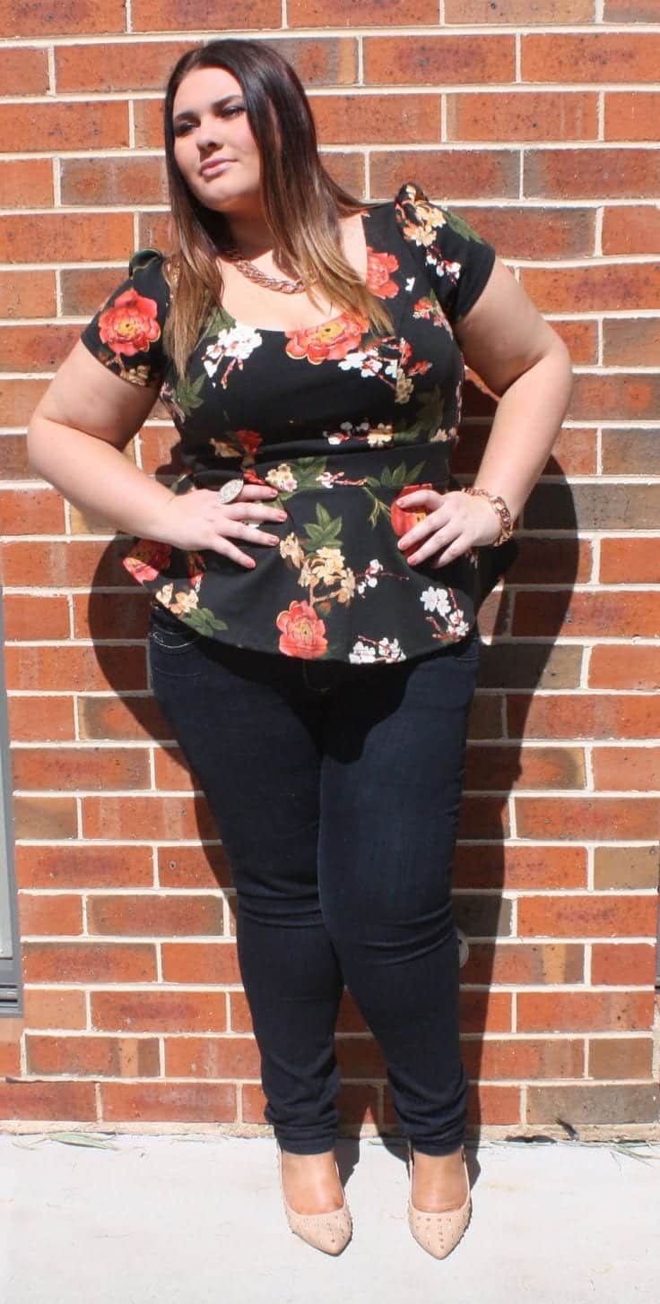 15 Cute Outfits with Skinny Jeans for Plus Size Ladies