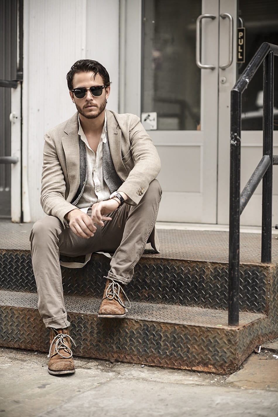 Most Stylish Adam Gallagher Outfits (10)