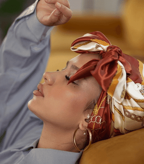 trendy ways to wear a scarf 11