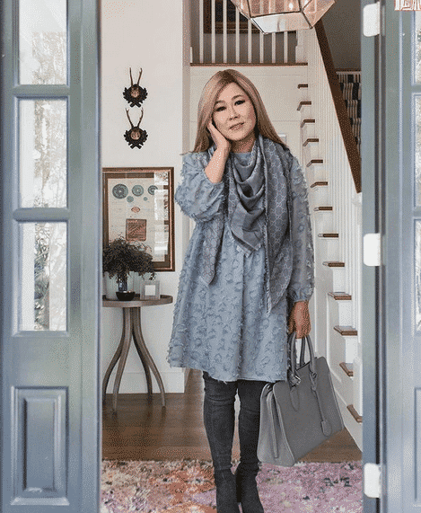 trendy ways to wear a scarf 12