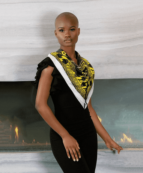 trendy ways to wear a scarf 14