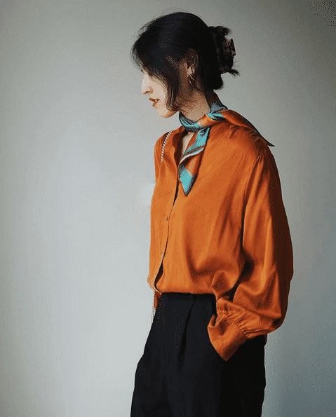 trendy ways to wear a scarf 15