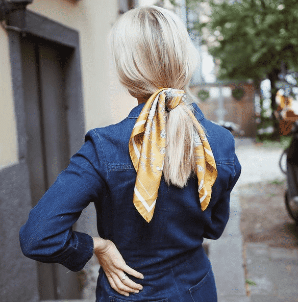 trendy ways to wear a scarf 6
