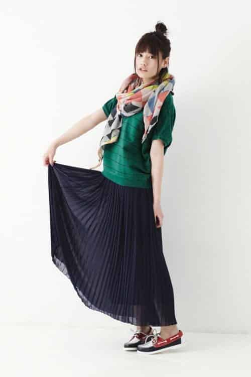 Different types of shoes with a variety of skirts (3)