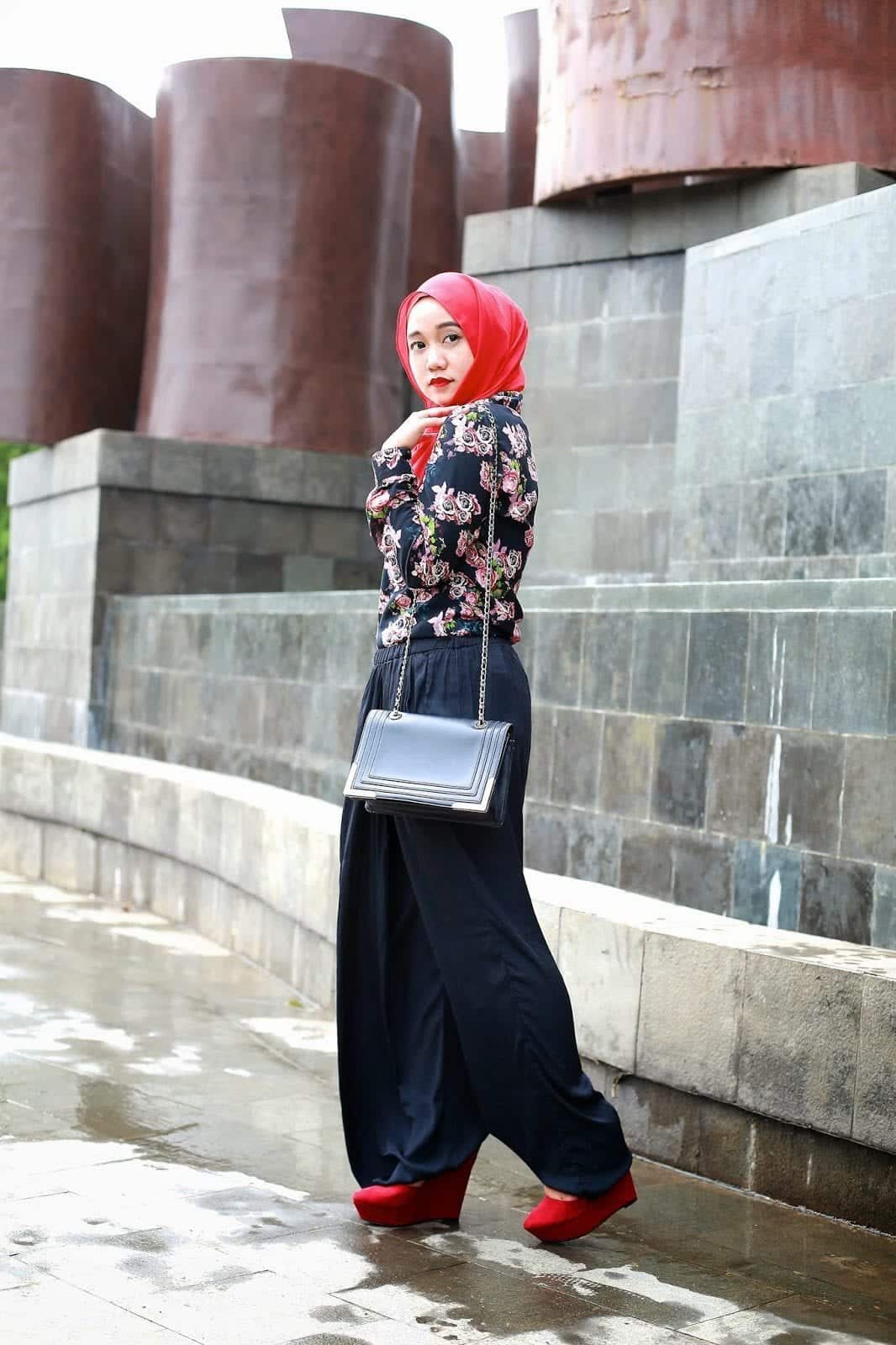 Hijab with Palazzo Pants-20 Ways to Wear Palazzo Pants Modestly