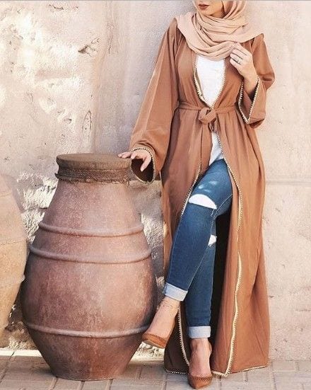 Abaya with Jeans- 10 Ways to Style Jeans with Abaya Modestly