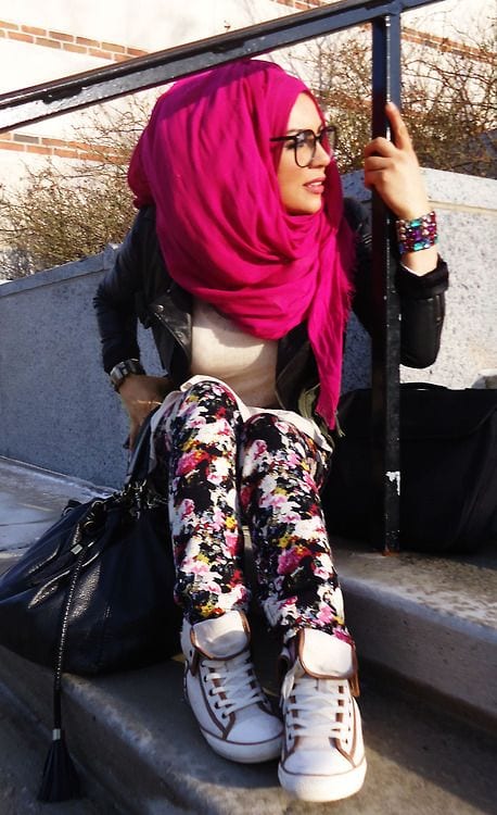 Hijab Sneakers Style-11 ways to Wear Sneakers with Hijab Outfit