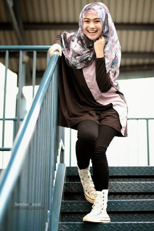 18 ways to wear sneakers with hijab outfit (1)