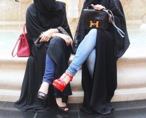How to style abaya with jeans? (8)