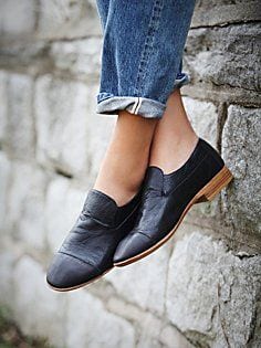 Best Shoes to Wear with Jeans for Different Looks