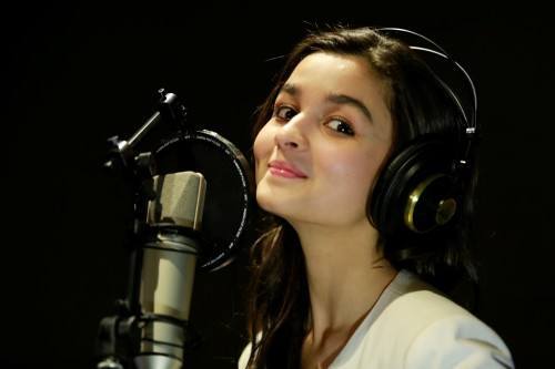 Alia Bhatt Cutest Pictures-30 Best Looks of Alia Bhatt of all Time