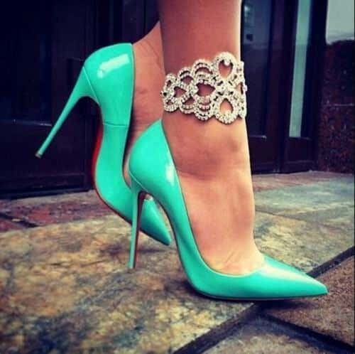 24 Latest Ankle Chain Designs & Ideas on How to Wear Anklets