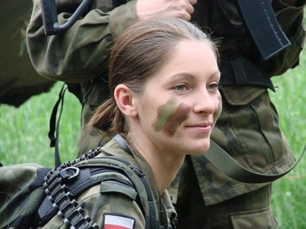 Most Pretty Female Soldiers-15 Most Beautiful Women In Uniform