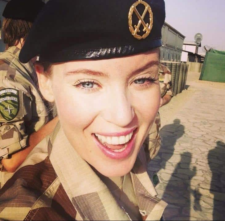 Most Pretty Female Soldiers-15 Most Beautiful Women In Uniform