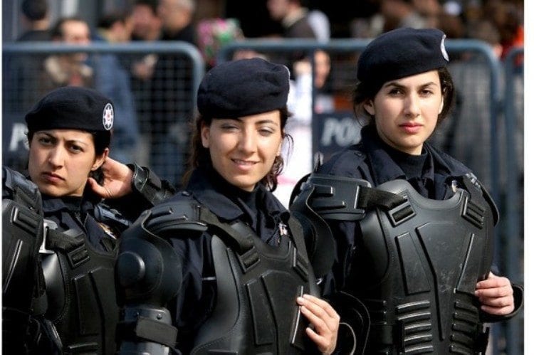 Most Pretty Female Soldiers-15 Most Beautiful Women In Uniform