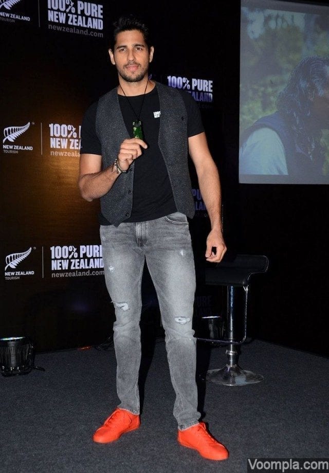 Sidharth Malhotra Outfits-30 Best Dressing styles of Sidharth to Copy