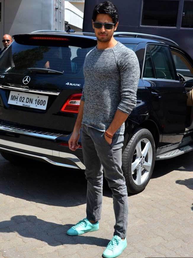 Sidharth Malhotra Outfits-30 Best Dressing styles of Sidharth to Copy