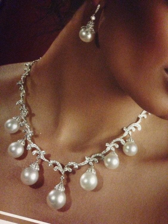 5 Reasons Why You Should Choose Bridal Pearl Jewelry  