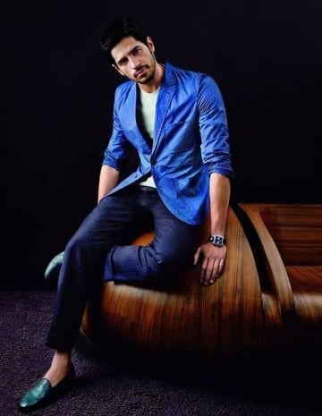#9 - A Classic Royal Blue Jacket Outfit