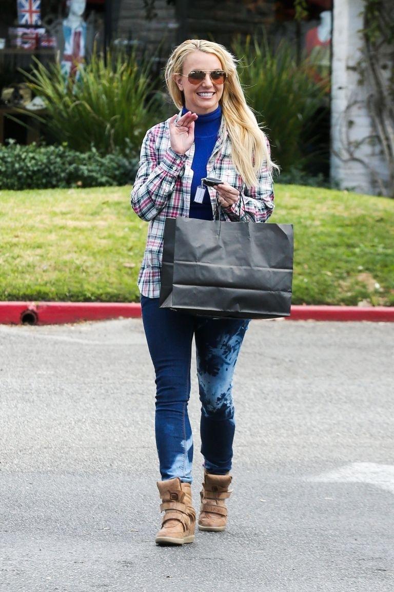 Britney Spears Outfits-25 Best Dressing Styles of Britney to Copy