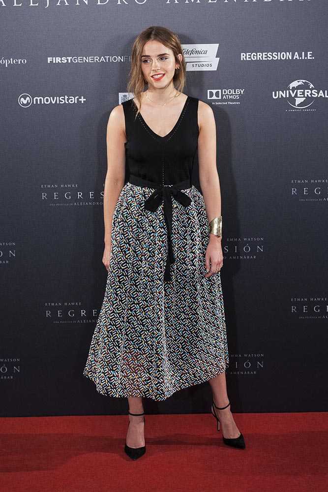 Emma Watson Outfits - 25 Best Dressing Style of Emma Watson