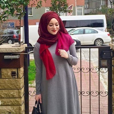 15 New Abaya Styles for Teenage Girls for a Modest Look