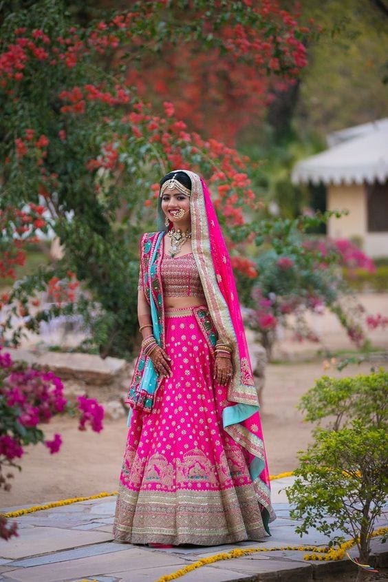 How to Wear Bridal Lehenga Dupatta in 10 Different Styles