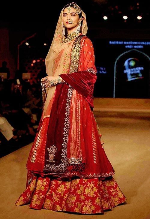 how to wear bridal lehenga dupatta (2)