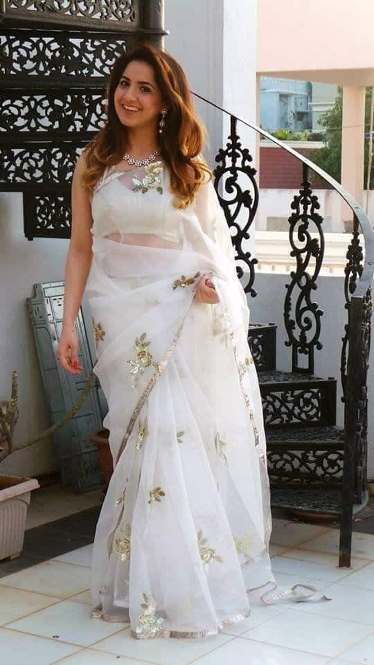 White saree