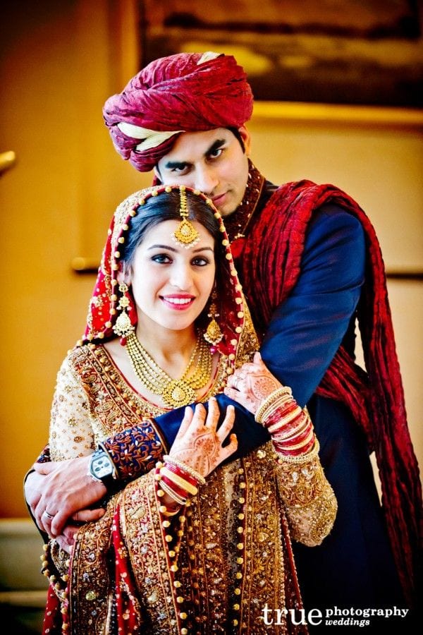 Pakistani Bride and Groom Photo Shoot-Pakistani Wedding Poses