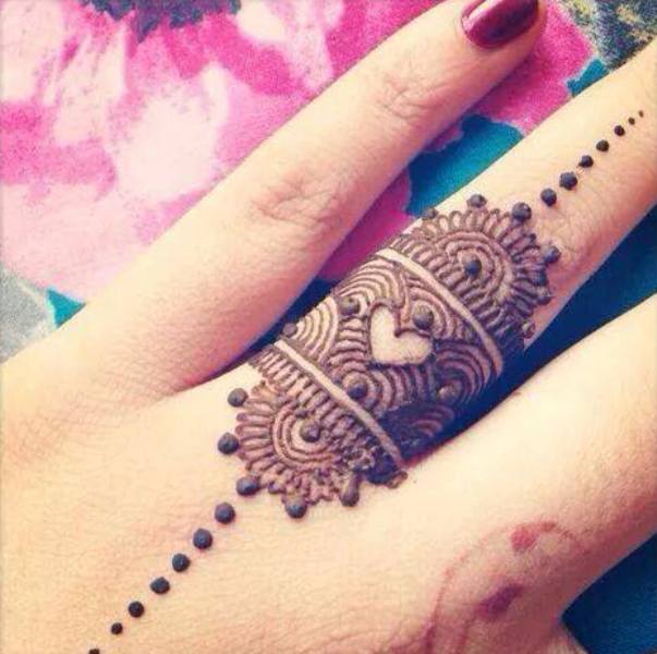 Heart Shaped Mehndi Designs. 20 Simple Henna Heart Designs