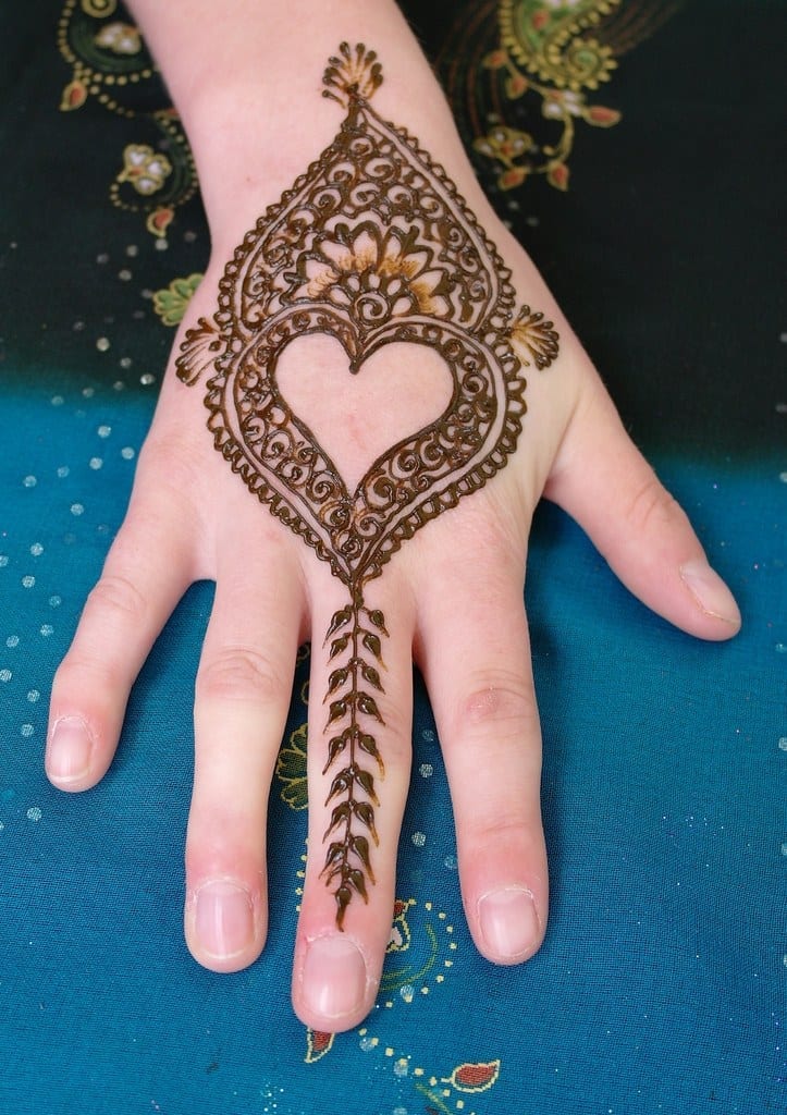 Heart Shaped Mehndi Designs. 20 Simple Henna Heart Designs