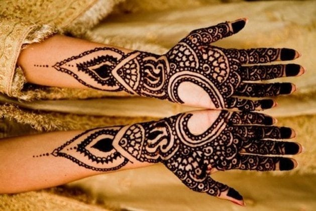 Heart Shaped Mehndi Designs. 20 Simple Henna Heart Designs