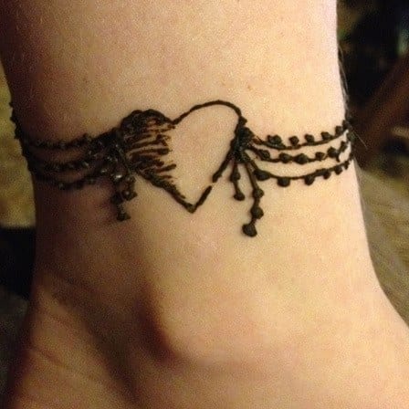 Heart Shaped Mehndi Designs. 20 Simple Henna Heart Designs