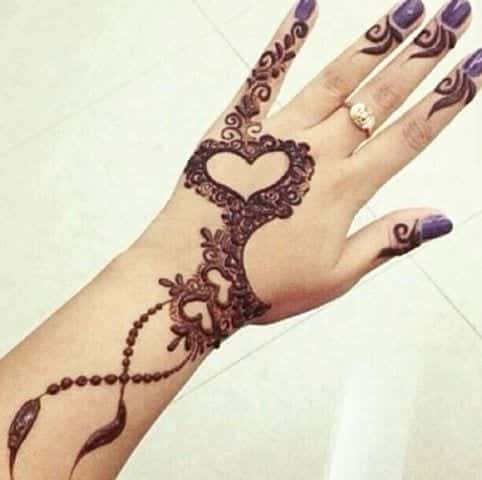 Heart Shaped Mehndi Designs. 20 Simple Henna Heart Designs