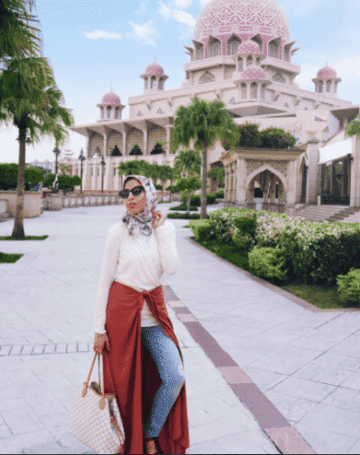 Travelling in Hijab - 20 Travelling Tips for Stylish Hijabis