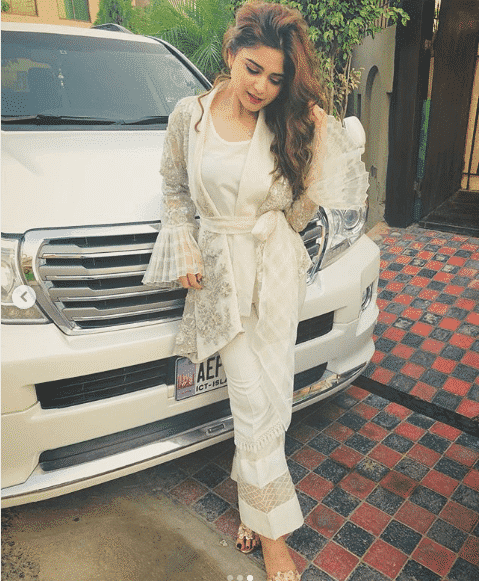 how to wear all white outfits like pakistani celebrities