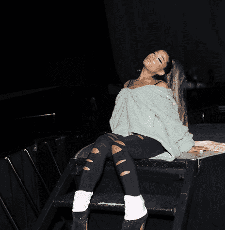latest outfits of ariana grande
