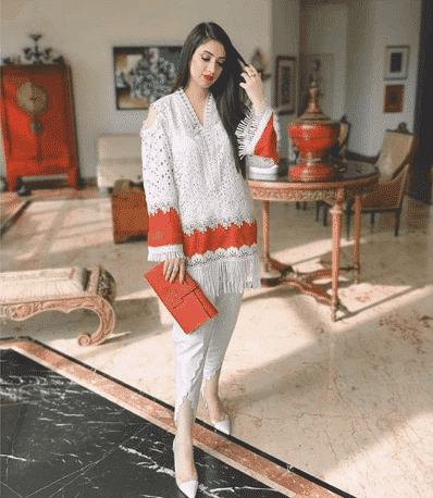 30 Ideas On How To Wear White Shalwar Kameez For Women