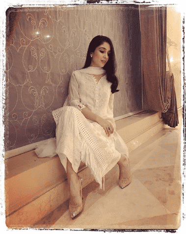 30 Ideas On How To Wear White Shalwar Kameez For Women