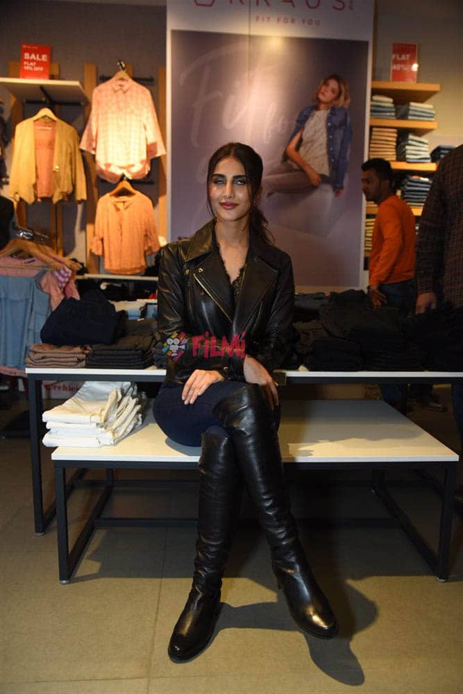 vaani kapoor pics
