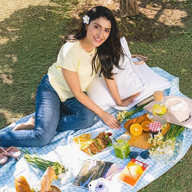Best Outfits of Ayeza Khan